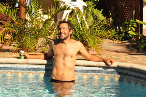 Vida mansa na piscina do nosso 'apartamento' ao norte de Palm Beach - Aruba